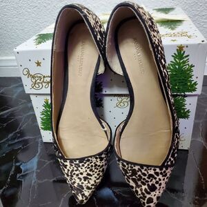 Banana republic  leopard print flat